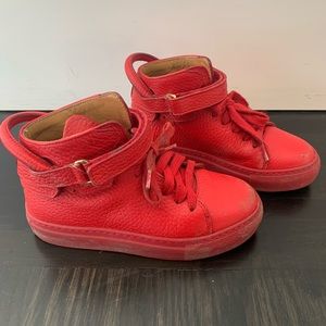 Unisex Size 28 or 10.5 toddler